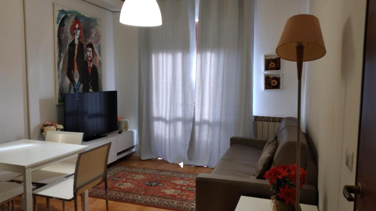 Carducci Apartment - The V Collection Turate Buitenkant foto