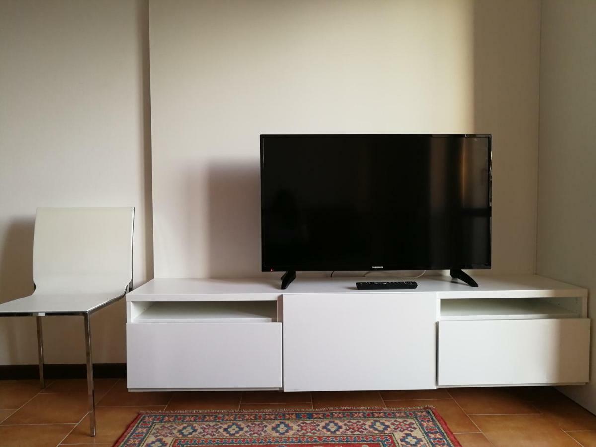 Carducci Apartment - The V Collection Turate Buitenkant foto